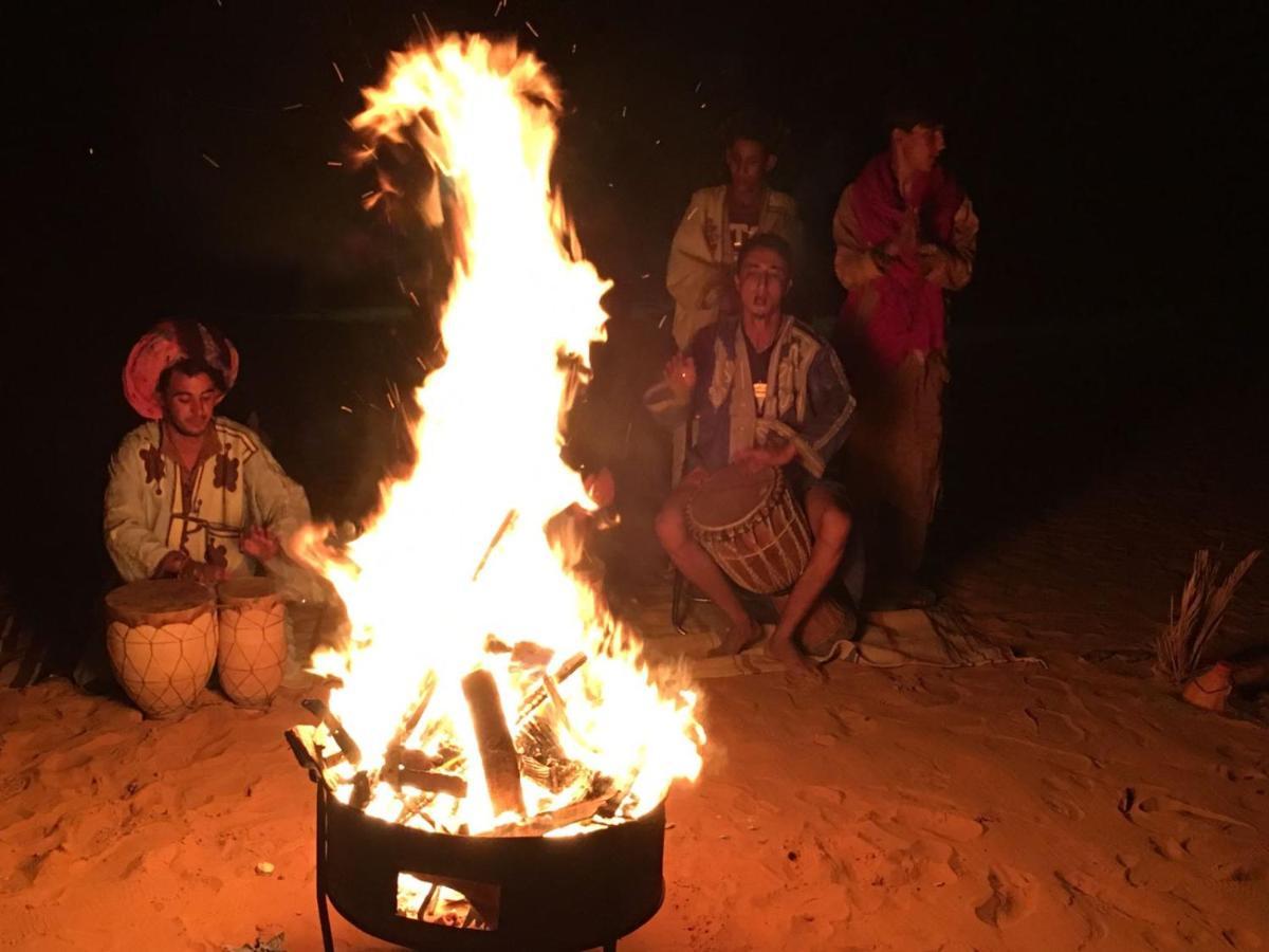 Hotel Desert Luxury Tented & Activities Adrouine Esterno foto